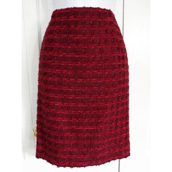 Escada red chenille and metallic skirt - Picture 2 of 9